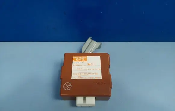 Toyota Corolla E110 Door central lock control unit/module 89741112210 1513006571