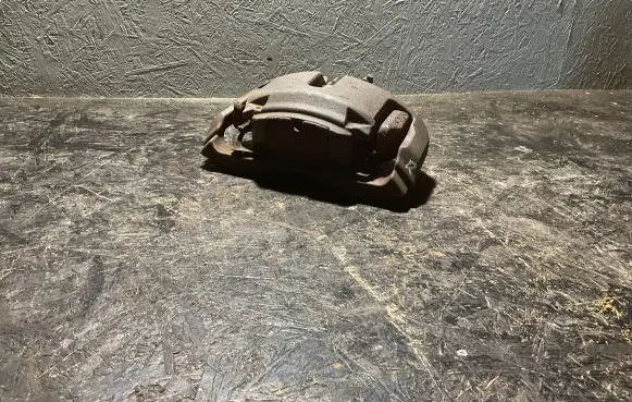 BMW 5 GT F07 Front brake caliper