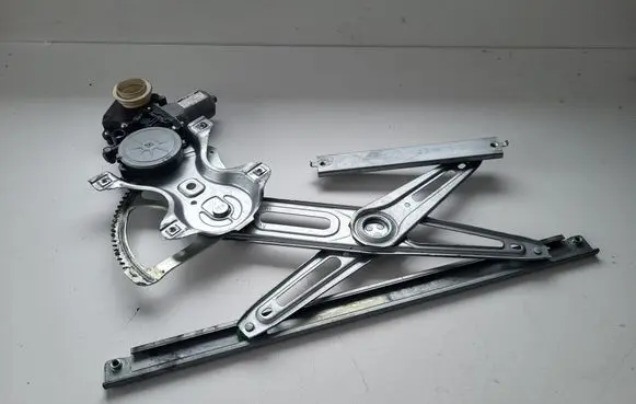 Toyota Avensis T270 Front door window regulator motor