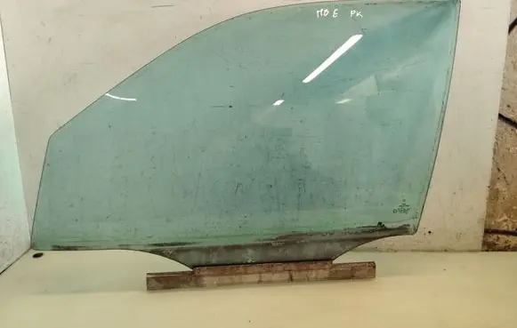 Mercedes-Benz E W210 Front door window glass four-door 43R000711