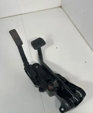 Tesla Model Y Accelerator throttle pedal 762321156967 6PV01402110 141720332