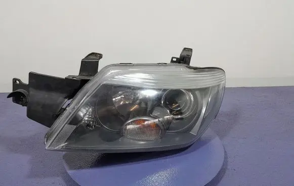 Mitsubishi Outlander Headlight/headlamp 
