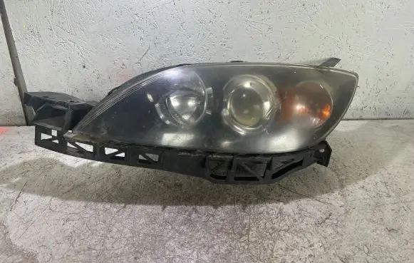 Mazda 3 I Headlight/headlamp