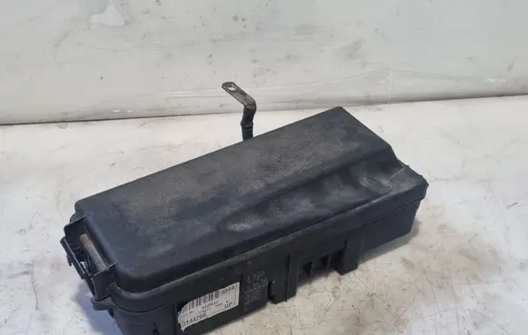 Opel Signum Fuse module 13144708