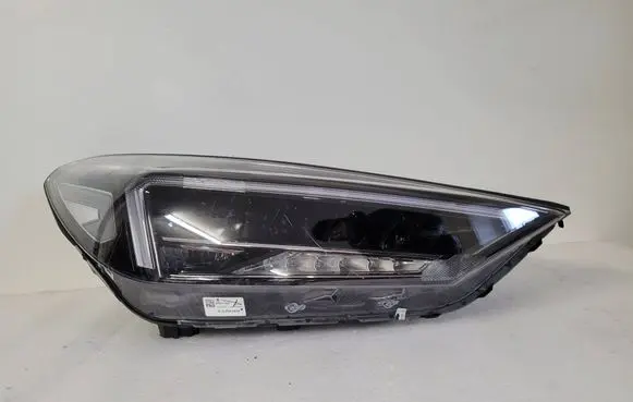 Hyundai Tucson TL Headlight/headlamp 92102D7700