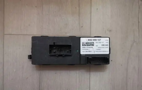Audi A4 S4 B9 8W Tailgate/trunk control unit/module 8W2959107