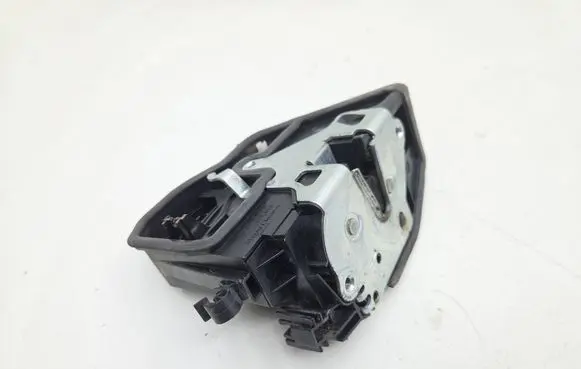 BMW X5 E70 Front door lock 7318416 1120085