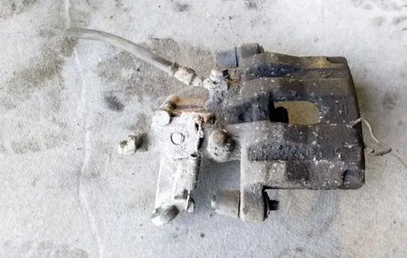 Opel Vectra C Rear brake caliper