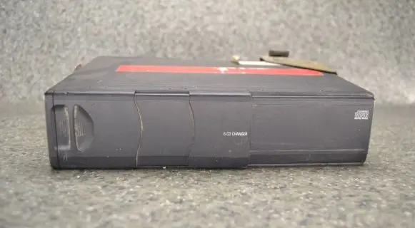BMW 5 E39 CD/DVD changer 2431991 020258 6913388