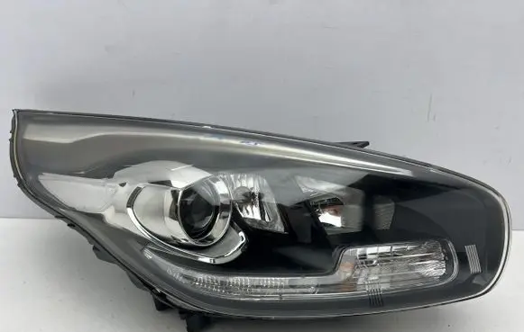 KIA Carens III Headlight/headlamp 92102A4