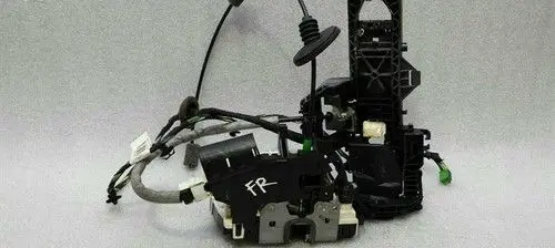 Mercedes-Benz E C207 W207 Front door lock A2047202435