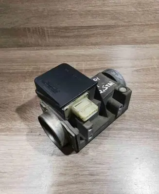 Audi 100 S4 C4 Mass air flow meter 4A0133471 0281002074