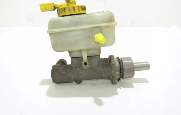 Volkswagen Golf IV Master brake cylinder L481402