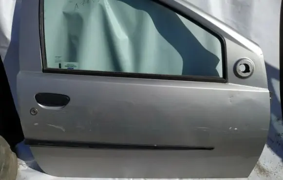Fiat Punto (188) Front door sidabrines