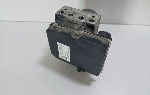 Audi A4 S4 B8 8K ABS Pump 8K0907379CP