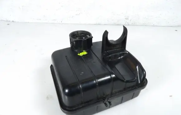 BMW 5 F10 F11 Intake resonator 8512249