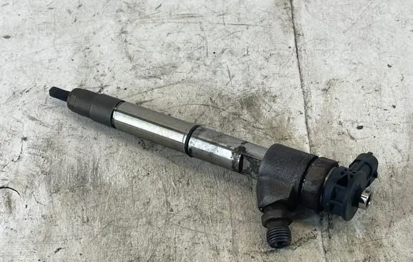 Opel Insignia B Fuel injector 0445110713