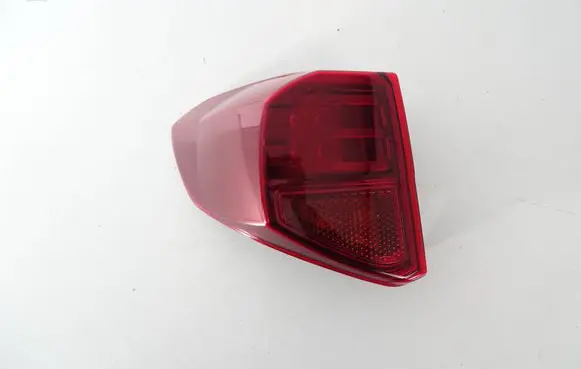 Suzuki Vitara (LY) Rear/tail lights W4189