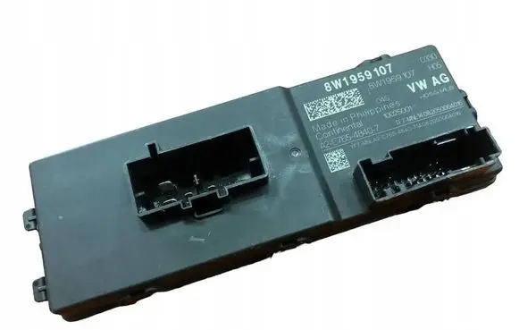 Audi A4 S4 B9 Tailgate/trunk control unit/module 8W1959107