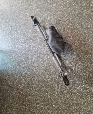 Fiat Panda II Front wiper linkage and motor