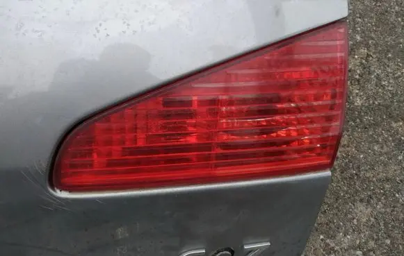 Peugeot 607 Tailgate rear/tail lights