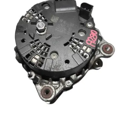 Volkswagen PASSAT B8 Generator/alternator 04L903023J