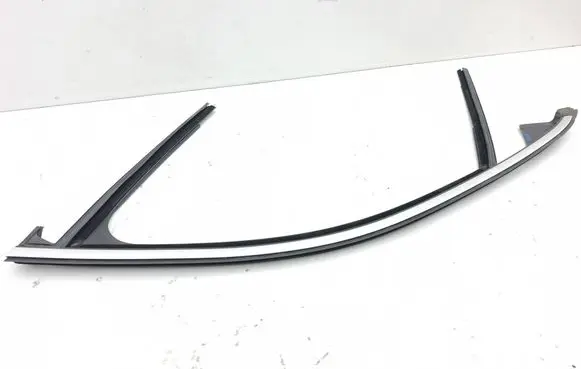Mercedes-Benz GLC AMG Rubber seal front door window/glass A2537257300