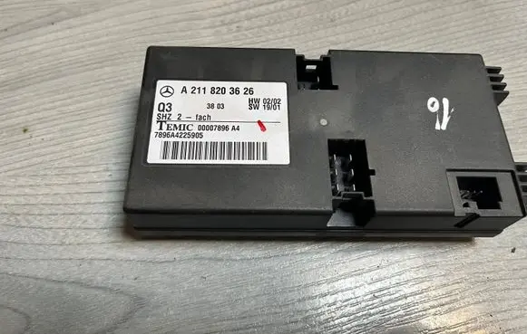 Mercedes-Benz E W211 Seat control module A2118203626