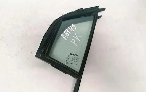 Toyota Yaris Front door vent window glass four-door e1743r00097 e1743r-00097
