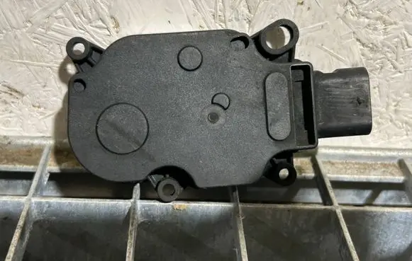 BMW 5 F10 F11 Air flap motor/actuator 7193168 11255P2411
