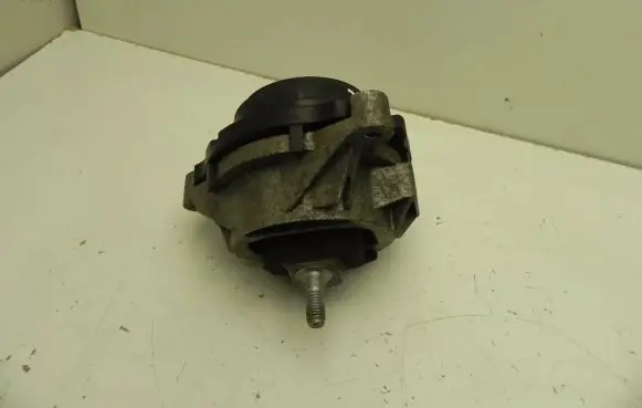 BMW 4 F32 F33 Engine mount bracket 2284817