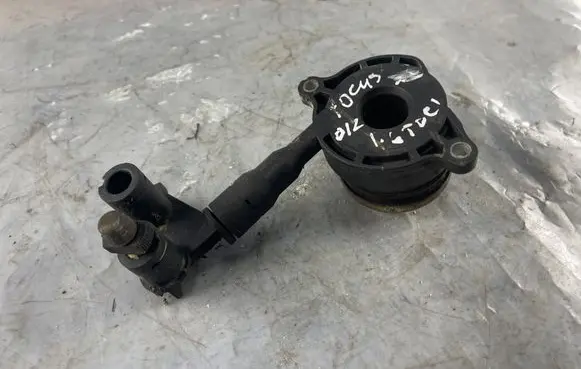 Clutch slave cylinder