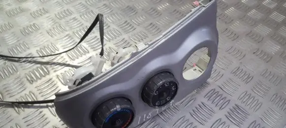 Toyota Yaris Climate control unit 554060d190 55406-0d190