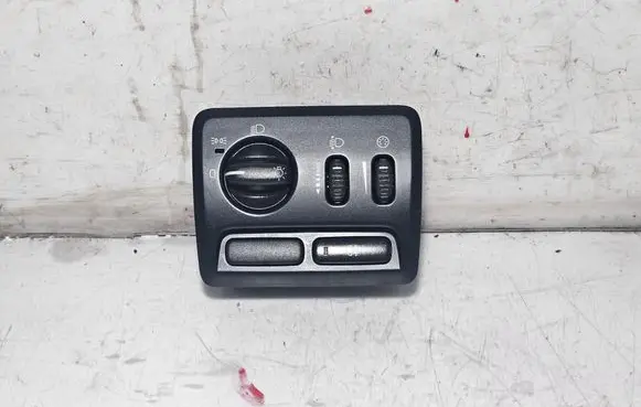 Volvo V70 Light switch 30739313