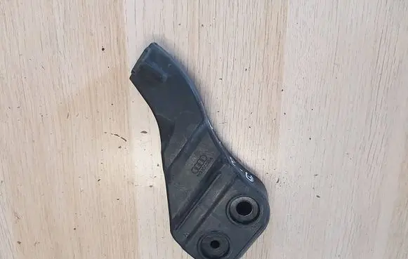 Audi A3 S3 8V Rear bumper mounting bracket 8V3807330A