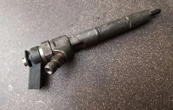 Mercedes-Benz A W169 Fuel injector A6400700787