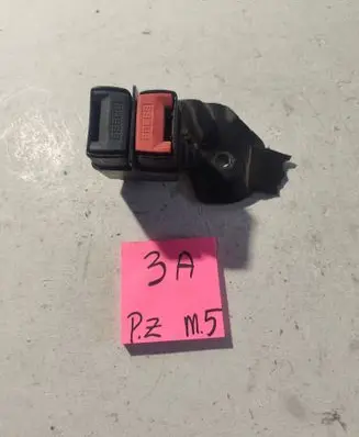 Renault Clio II Middle seatbelt buckle (rear) 239847329