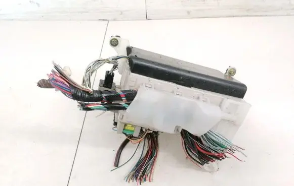 Toyota Corolla E120 E130 Fuse box set 0802041126