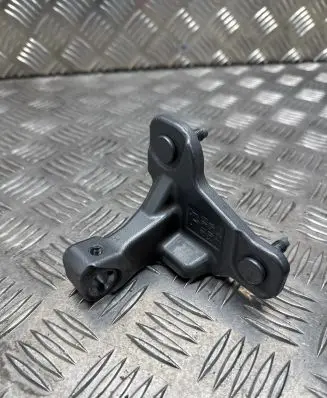 Mercedes-Benz C W205 Front door lower hinge 1503