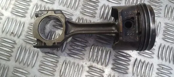 Volkswagen Golf II Piston with connecting rod 030A