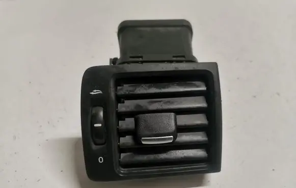 Volvo S40 Dashboard side air vent grill/cover trim 39888290
