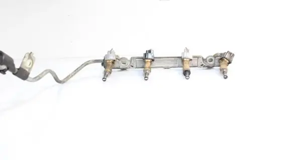 Toyota Verso Fuel main line pipe