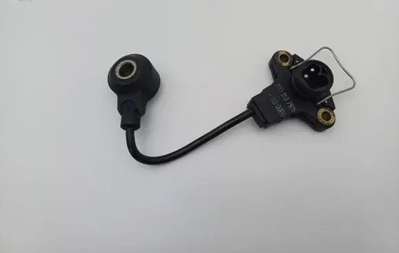 Mercedes-Benz E W124 Detonation knock sensor 0031537928 2025403881