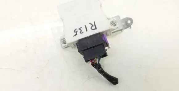 Toyota Avensis T250 Window wiper relay 8594005040