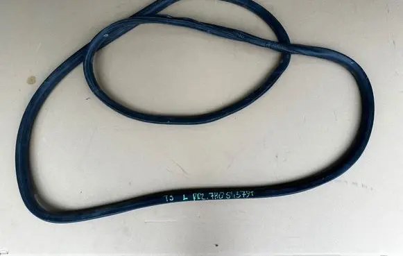 Volkswagen Multivan T5 Sliding door rubber seal 7H0843791