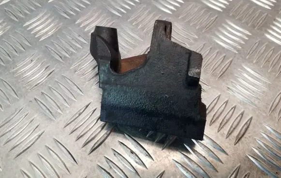 Audi A4 S4 B6 8E 8H Engine mounting bracket