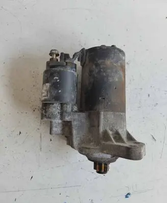 Volkswagen Golf IV Starter motor 020911023FX
