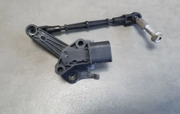 Audi Q8 Rear air suspension level height sensor 4M0941310K 4M0907503