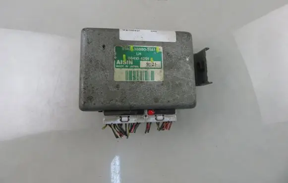 Suzuki Jimny Gearbox control unit/module 864104291 3888081A1