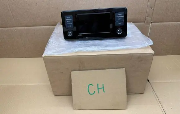 Skoda Fabia Mk4 (6VA) Radio/CD/DVD/GPS head unit 654035869J